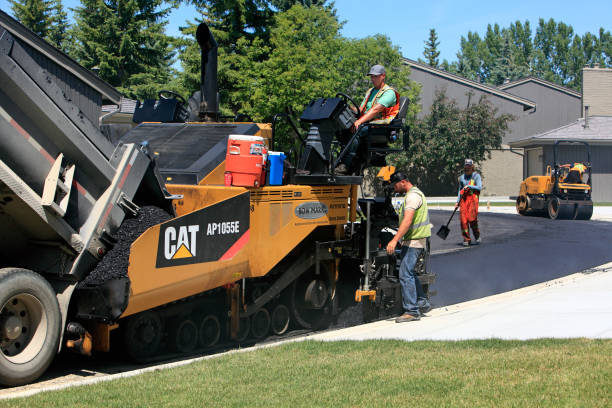 Best Driveway Paving Contractor  in Oliver Springs, TN